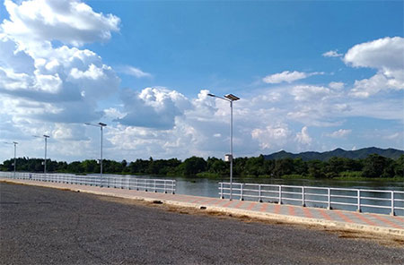 80W All in Two Solar Street Light for Lakeside in Indonesia