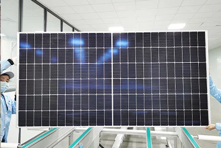 Bifacial Solar Panels: Anern Leading the Way in High-Efficiency Commercial Solar Lighting