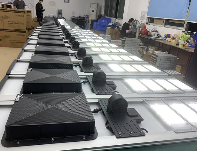 All-In-One-Solar-LED-Street-Light
