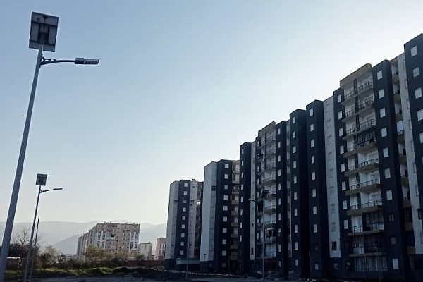 How Long Do Solar Lights Stay On at Night?